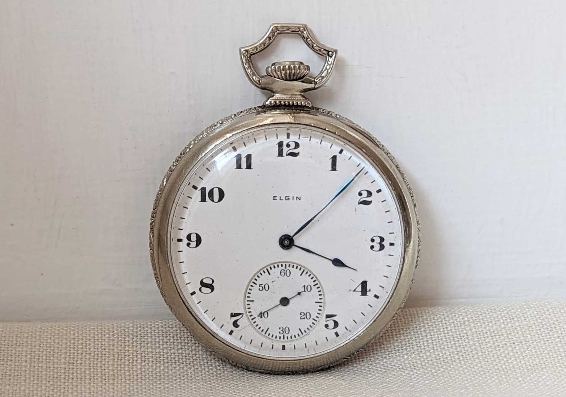 Manschettenknöpfe mit integrierter Uhr von PITANI®️ – Funktion und Design vereint