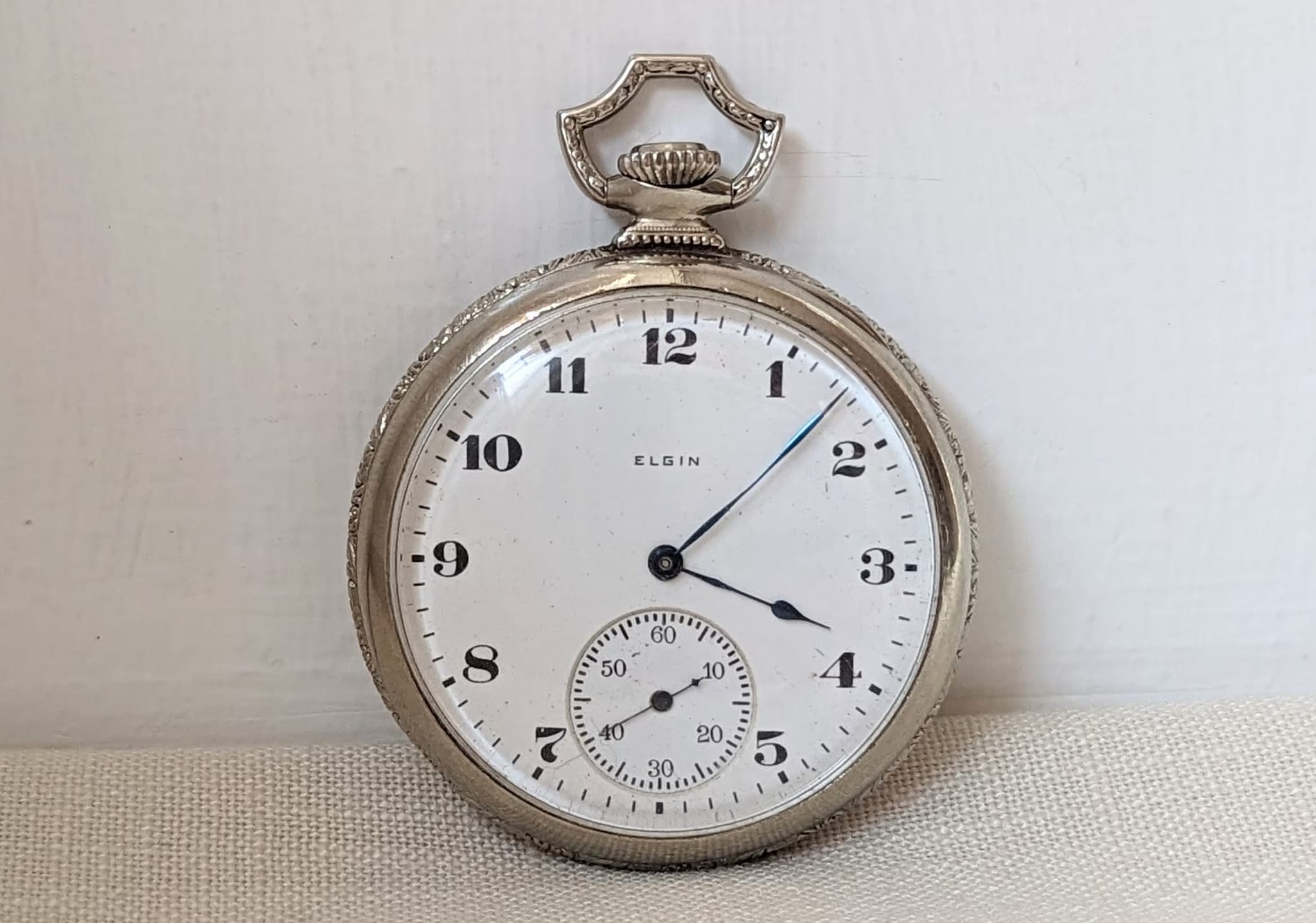 Manschettenknöpfe mit integrierter Uhr von PITANI®️ – Funktion und Design vereint