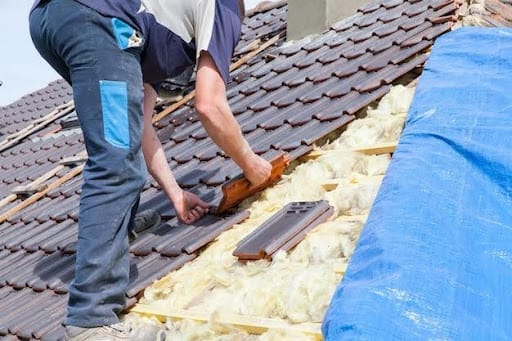 Dachdecker und ihre Angebote zum Schutz des Daches
