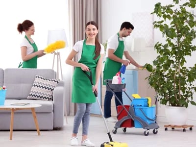 Hausflurreinigung mit strukturierter Durchführung