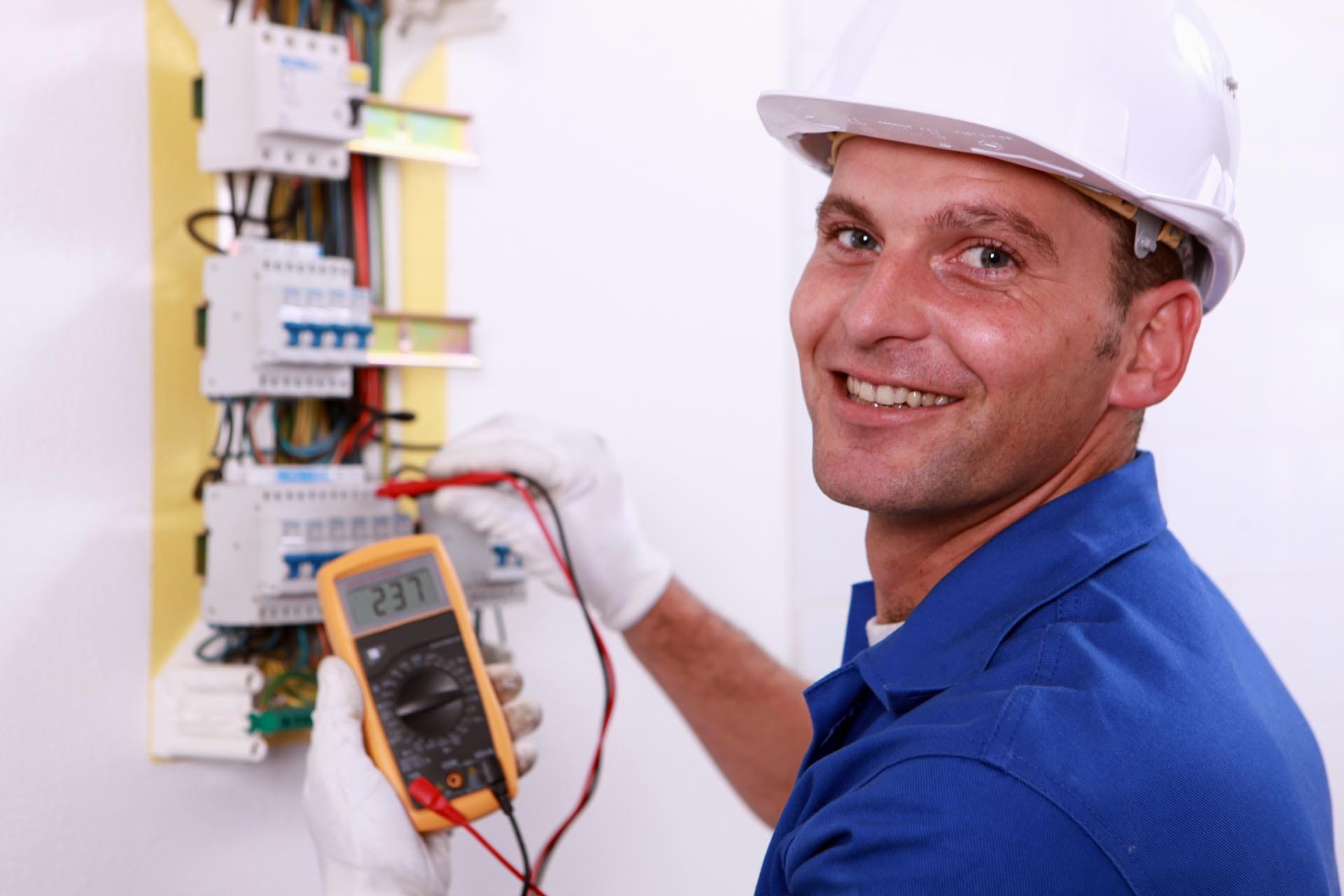 Prüftechniker gesucht! Aktuelle Stellenangebote bei E-Service Check