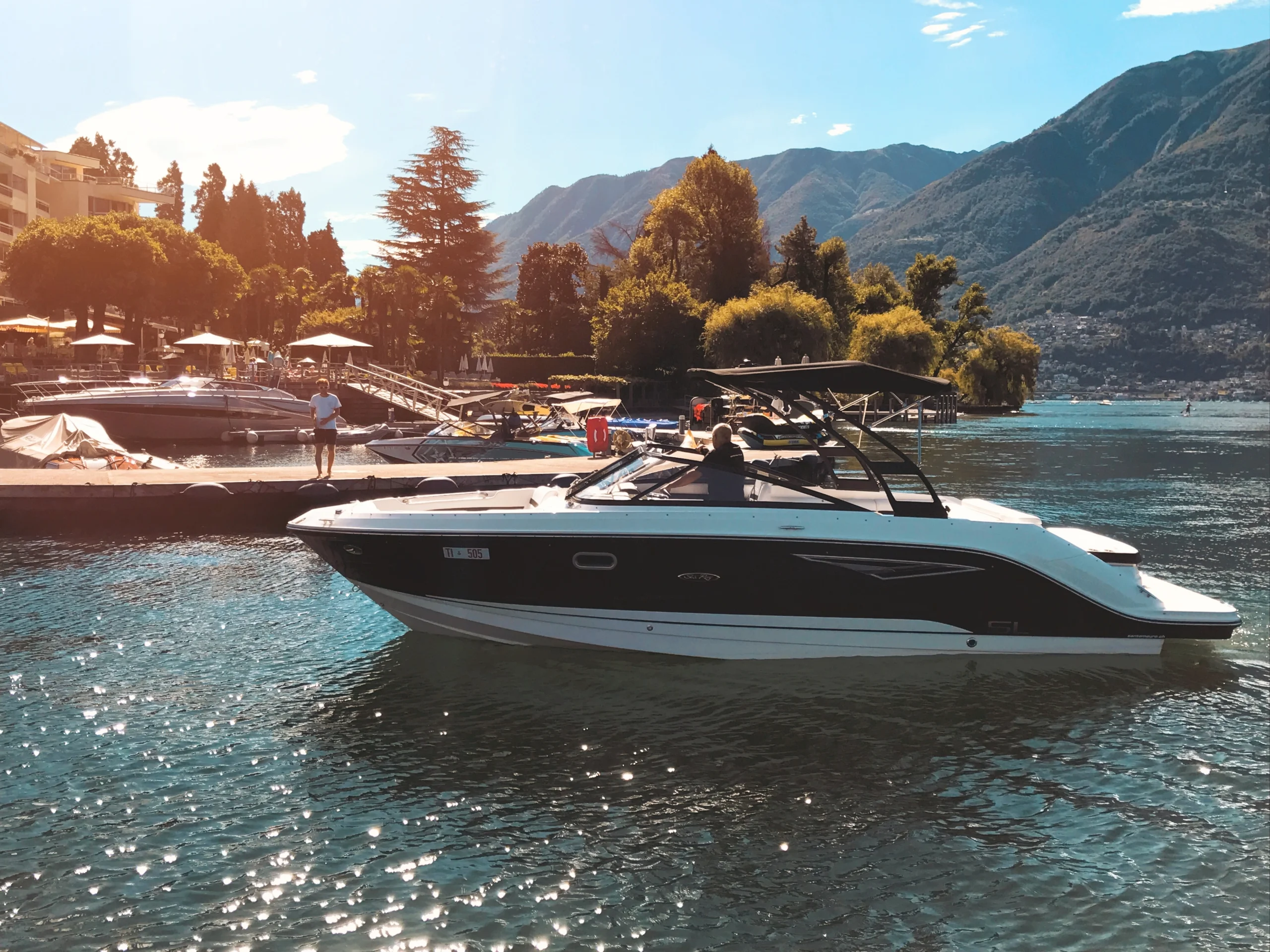 Exklusiv auf dem Wasser: Boot Mieten mit Stil und Eleganz
