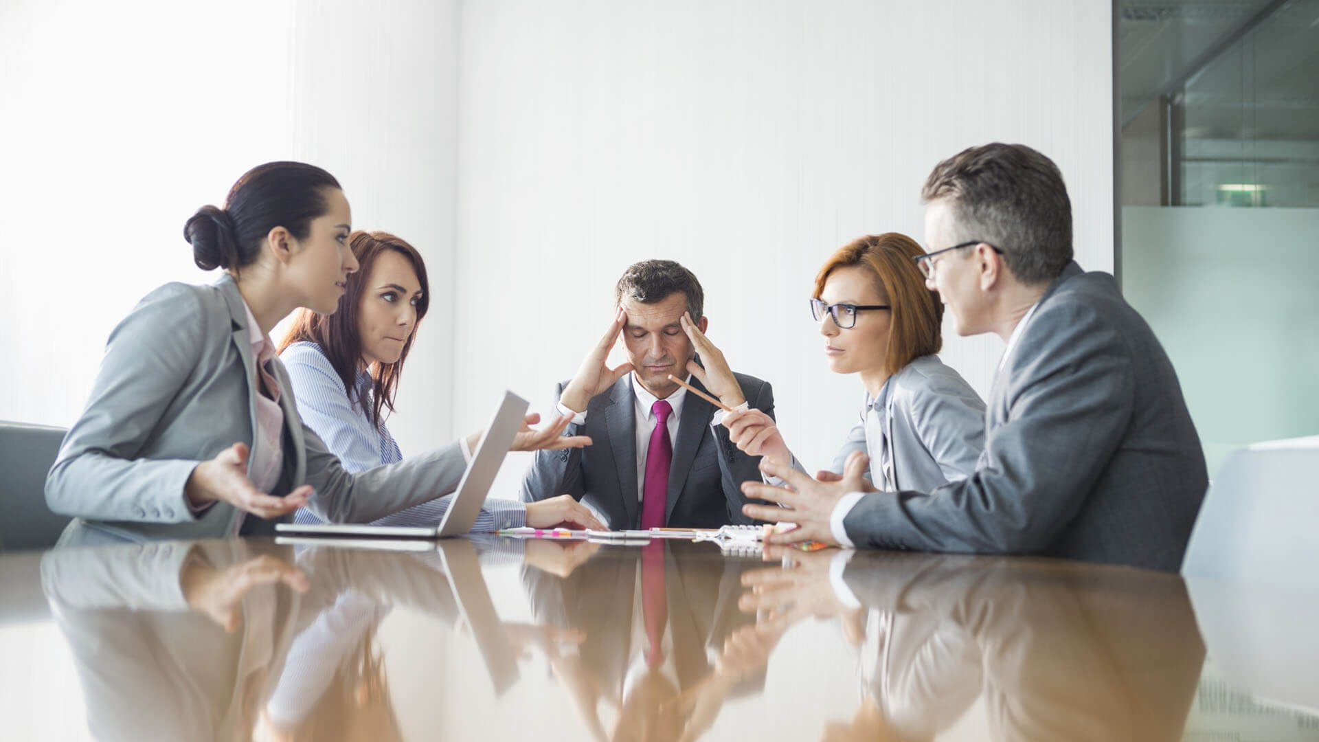 Wie ein Headhunter Ihnen Zeit und Ressourcen spart
